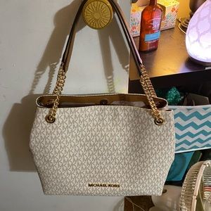 Michael kors large chain shoulder tote